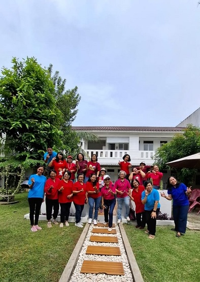 Ini ada foto Panitia Bulan Maria bersama pengurus pantiPAKAI_1